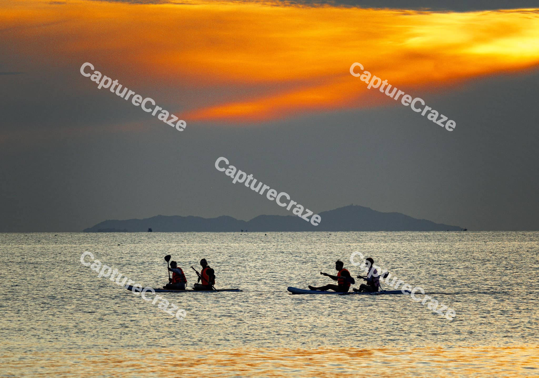 People on paddleboard